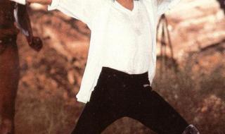 迈克杰克逊经典舞步 迈克杰克逊经典舞步